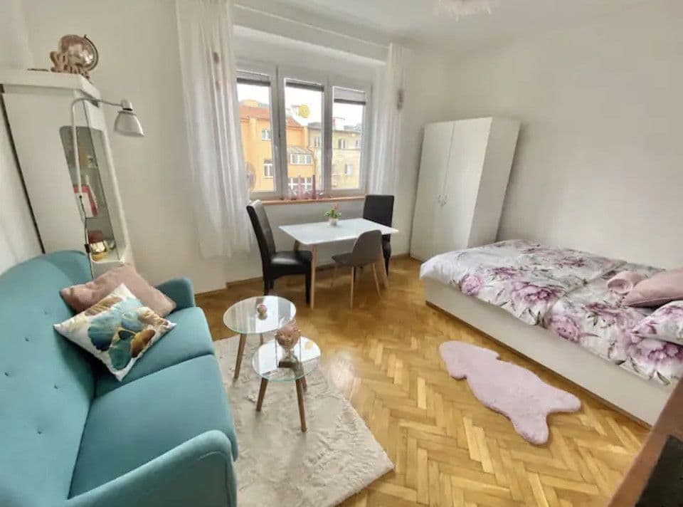 Pronájem bytu  25 m², Na Bitevní Pláni, Praha, Praha