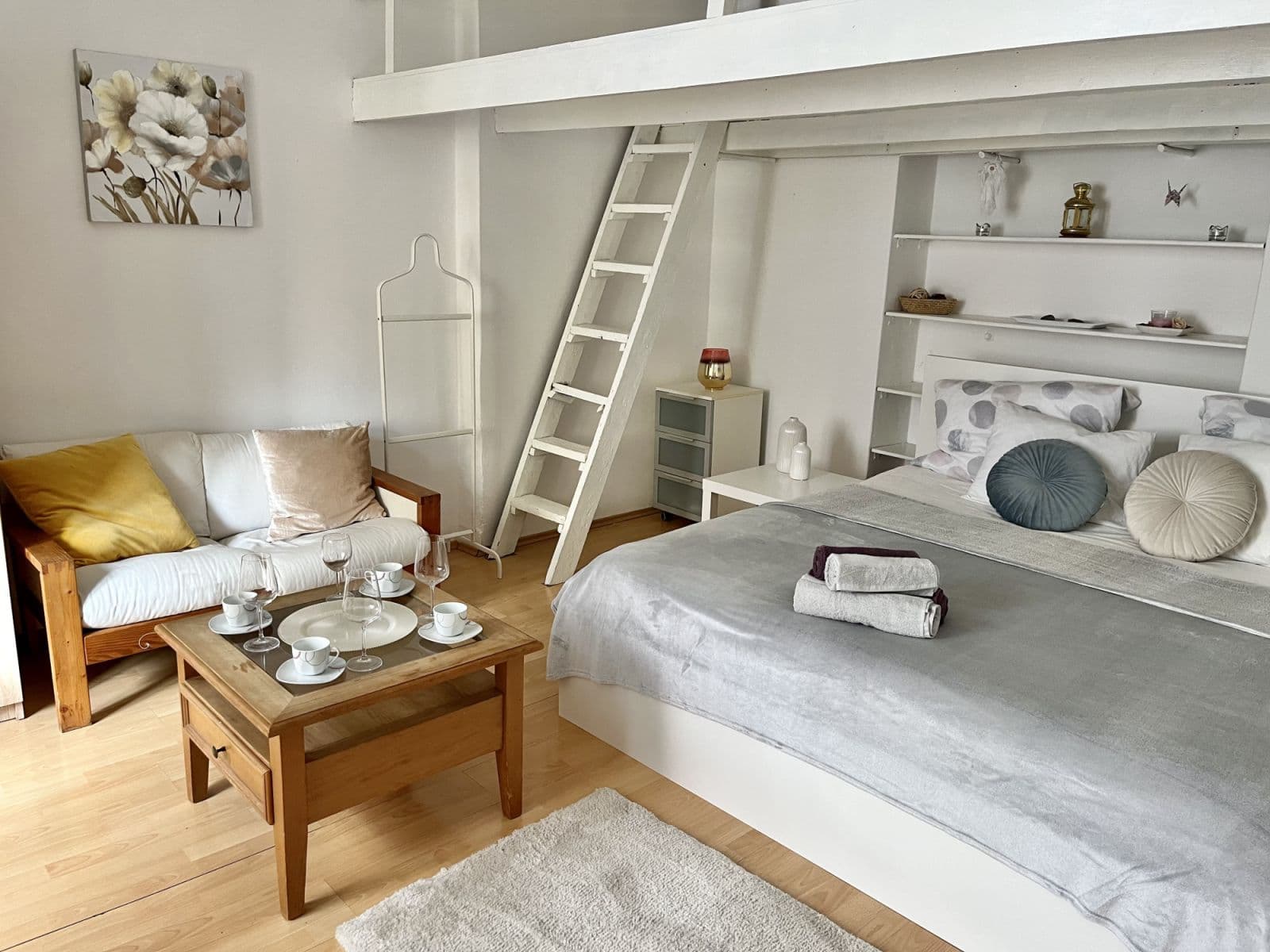 Pronájem bytu  38 m², U Parního mlýna, Praha, Praha