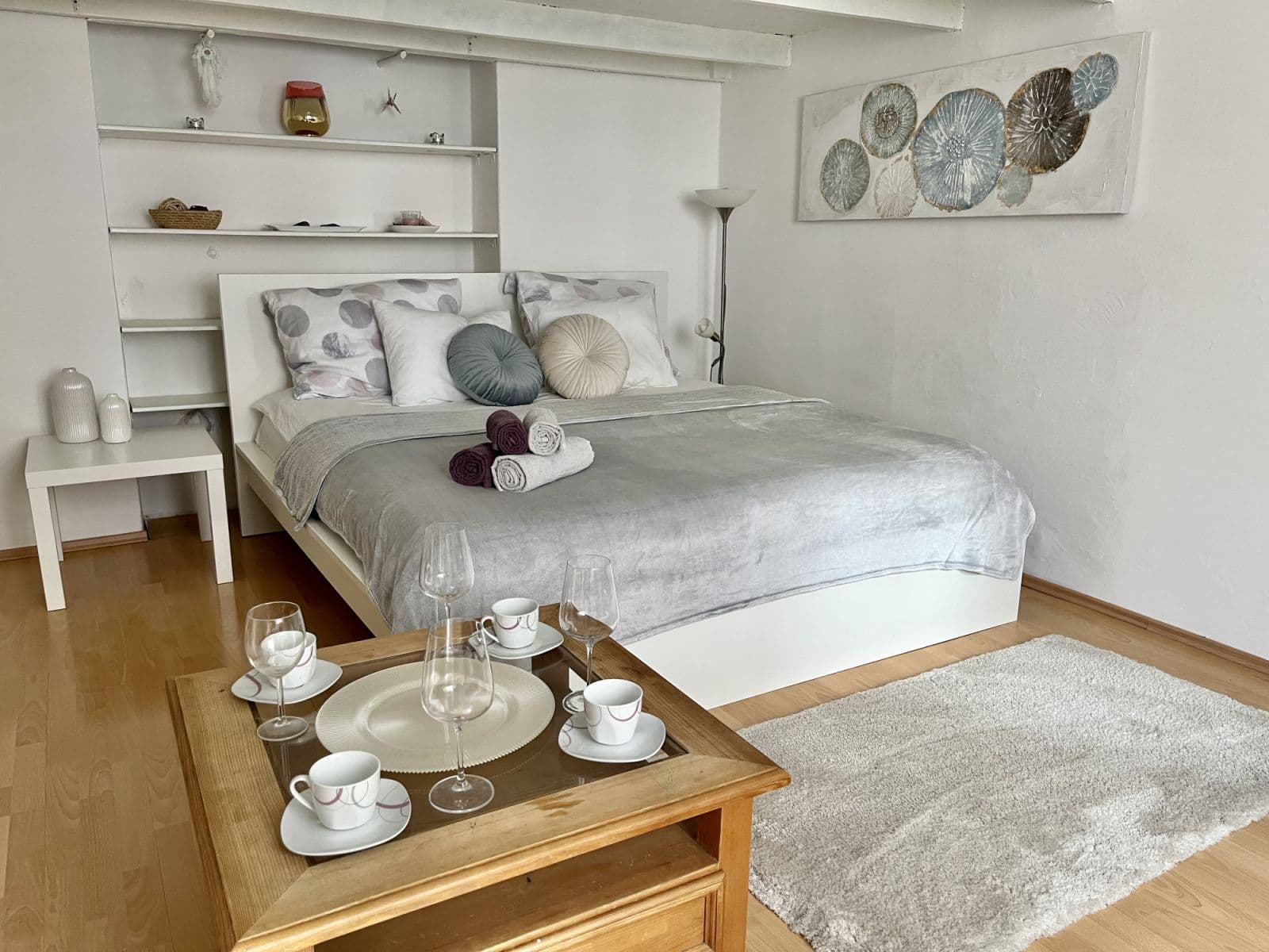 Pronájem bytu  38 m², U Parního mlýna, Praha, Praha