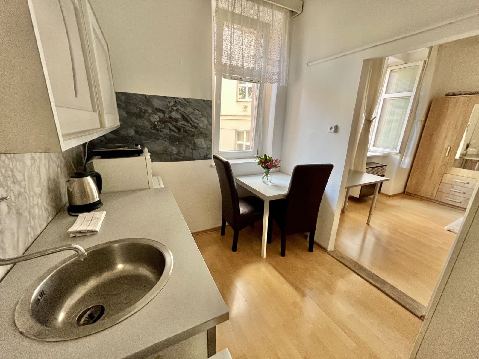 Pronájem bytu  38 m², U Parního mlýna, Praha, Praha