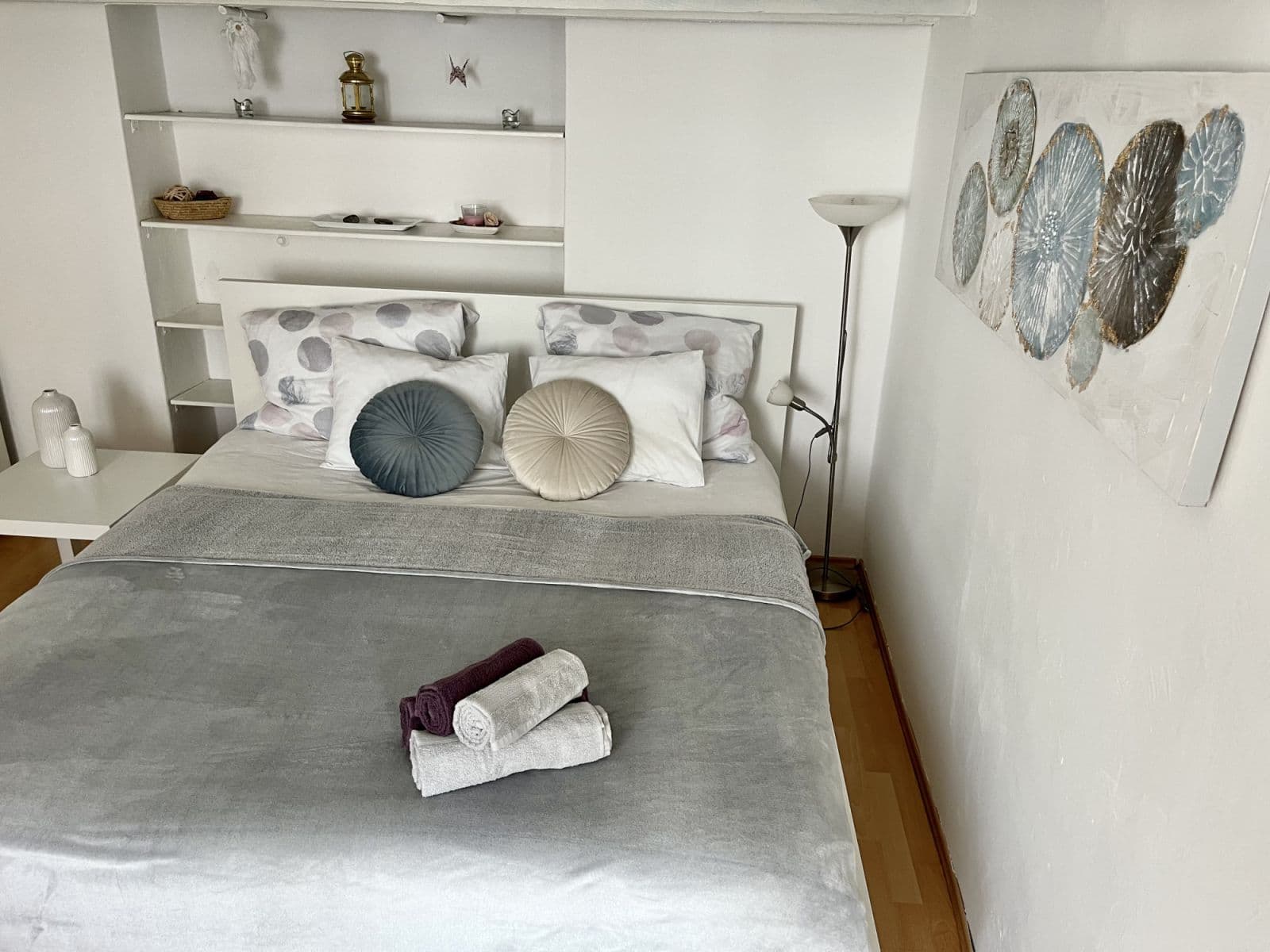 Pronájem bytu  38 m², U Parního mlýna, Praha, Praha