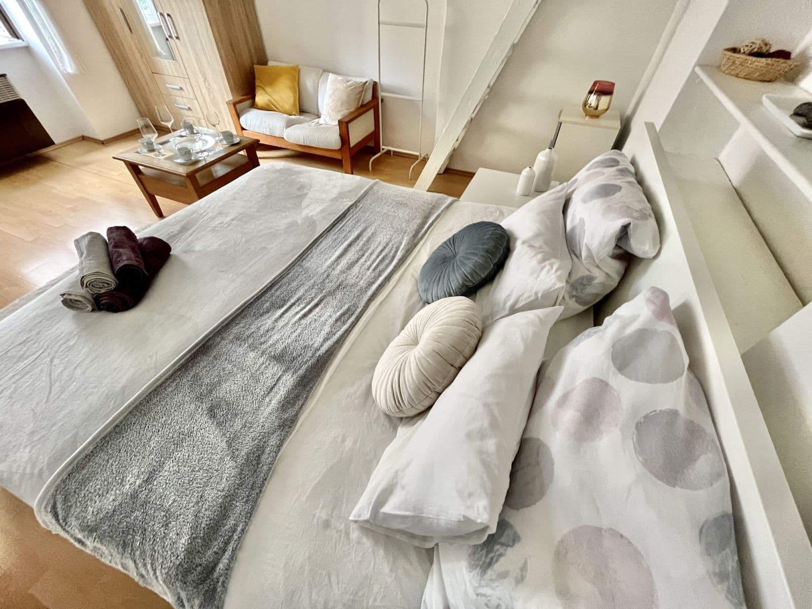 Pronájem bytu  38 m², U Parního mlýna, Praha, Praha