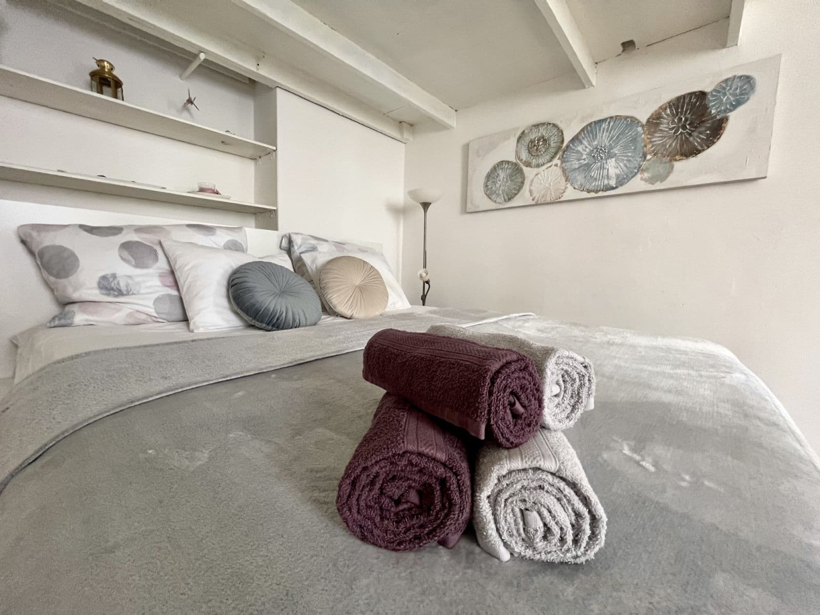 Pronájem bytu  38 m², U Parního mlýna, Praha, Praha