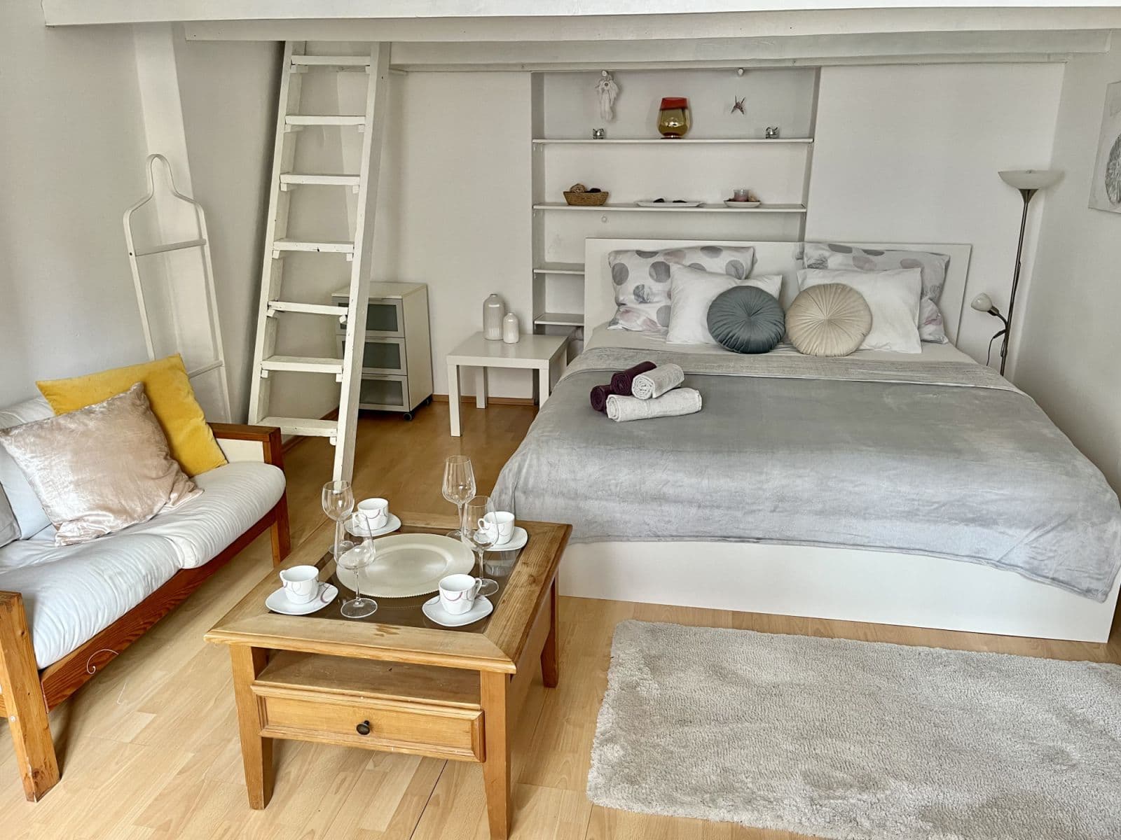 Pronájem bytu  38 m², U Parního mlýna, Praha, Praha