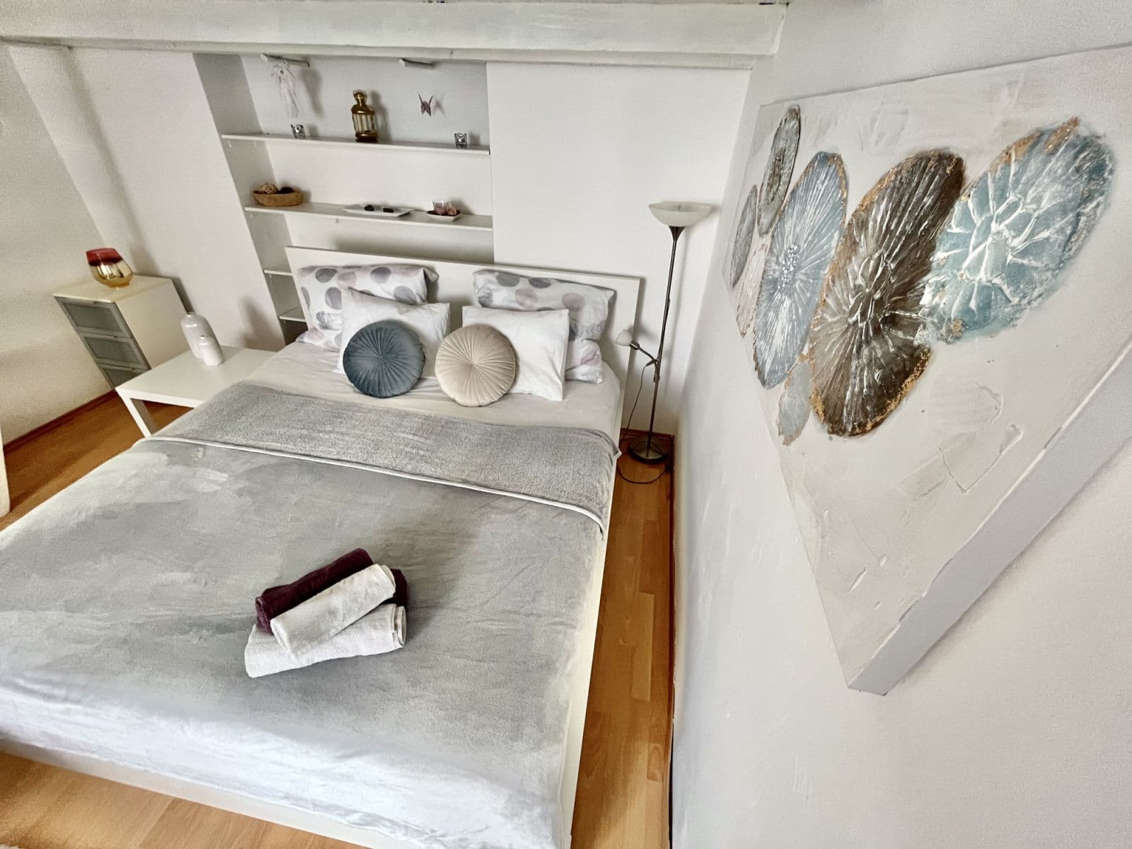 Pronájem bytu  38 m², U Parního mlýna, Praha, Praha