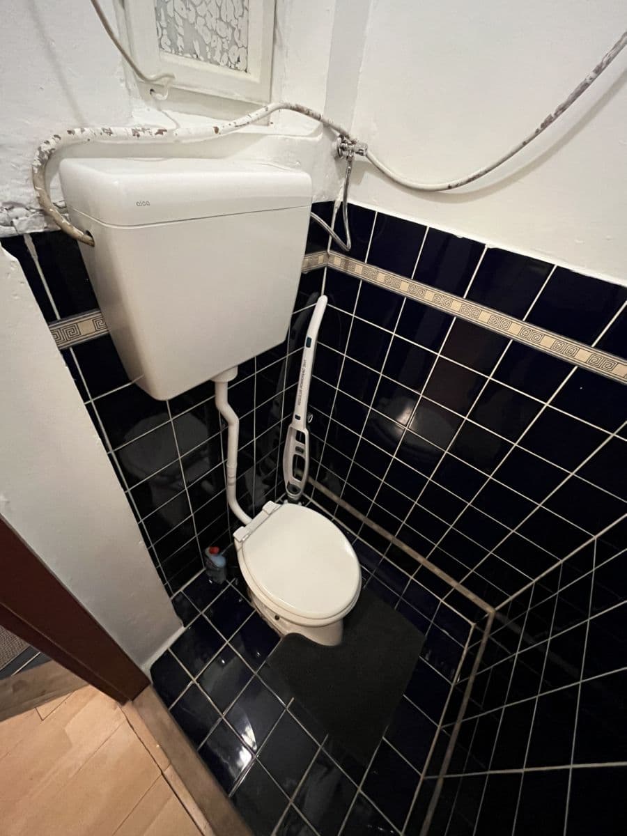 Pronájem bytu  38 m², U Parního mlýna, Praha, Praha