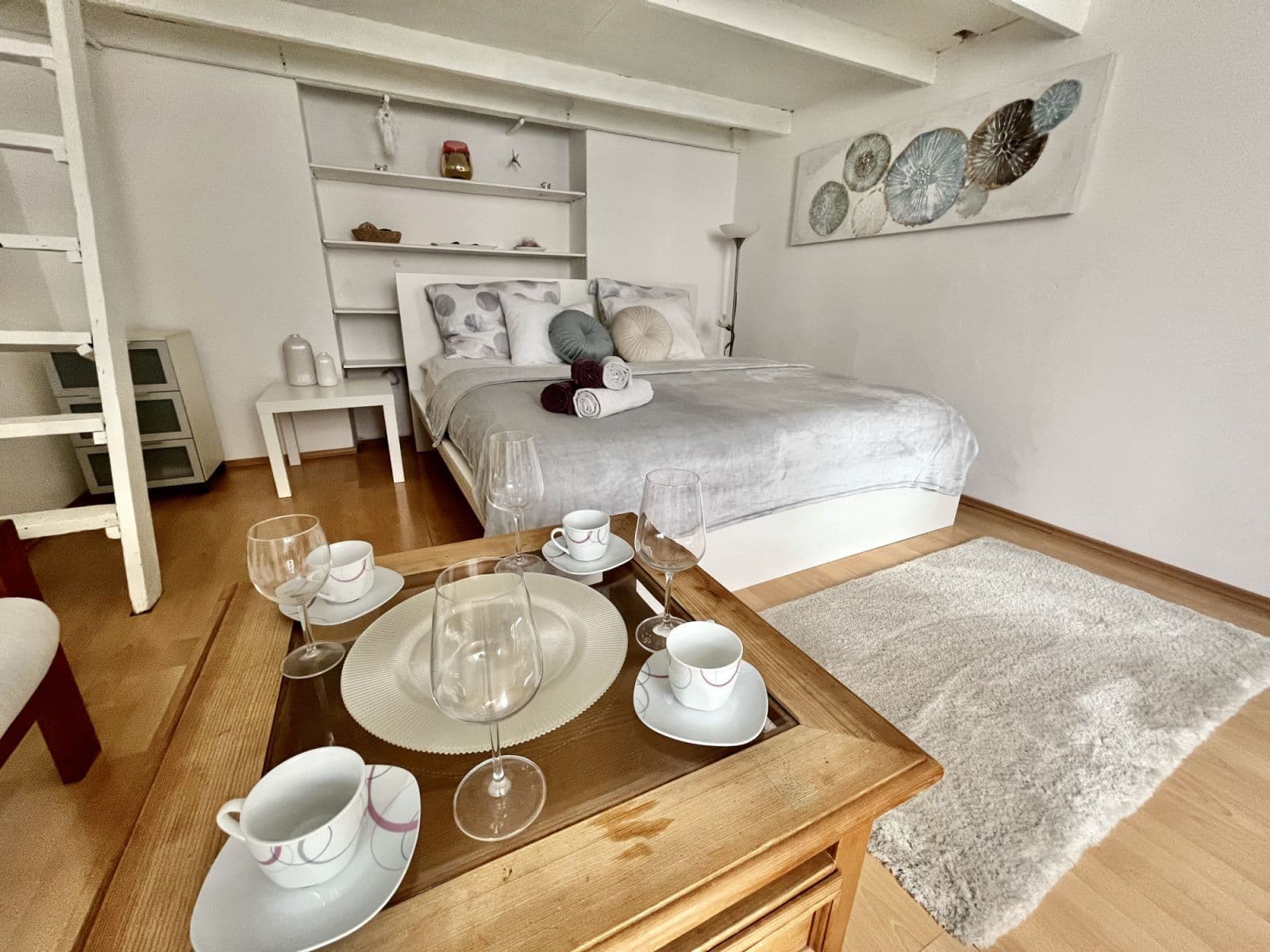 Pronájem bytu  38 m², U Parního mlýna, Praha, Praha