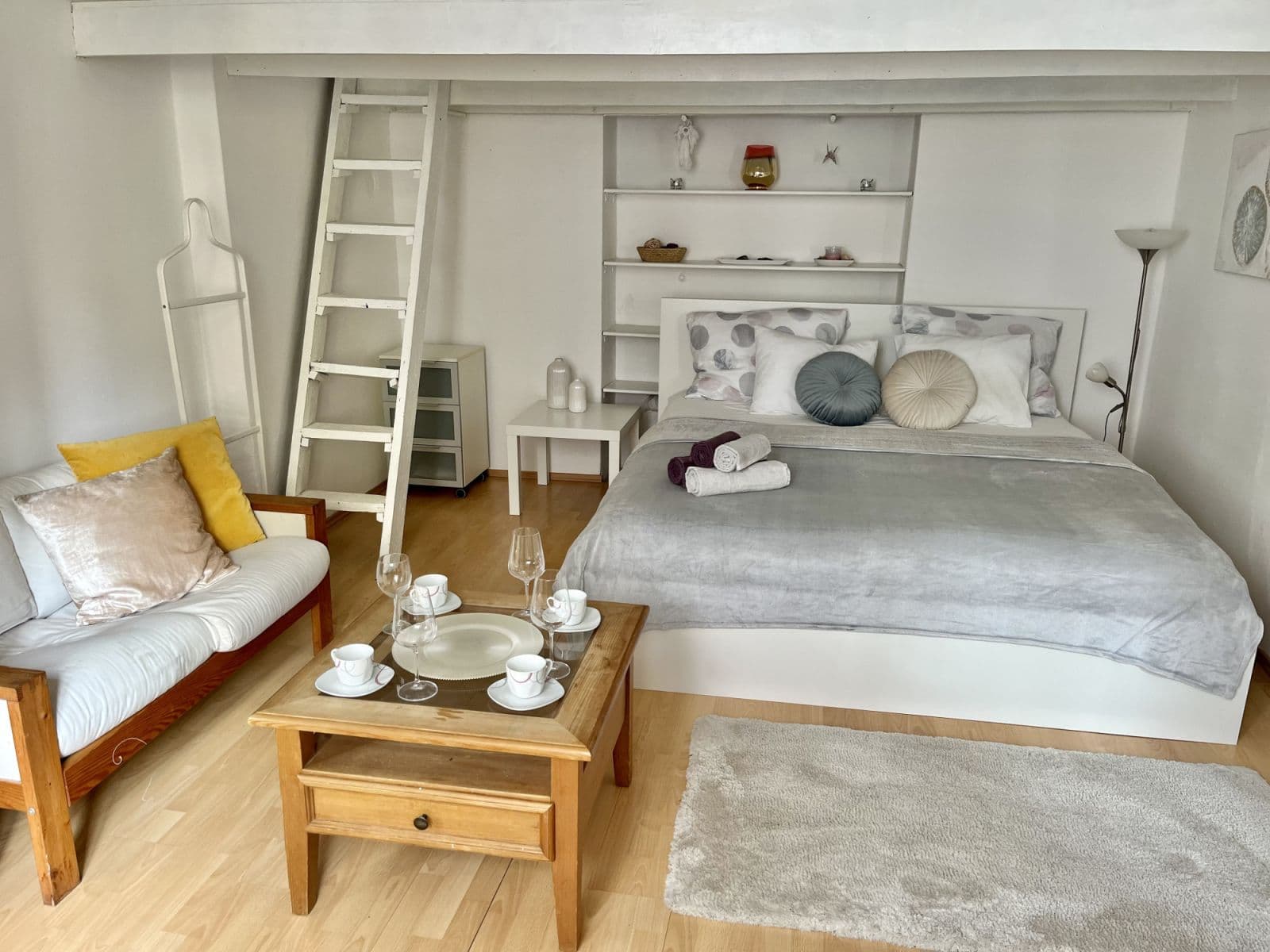 Pronájem bytu  38 m², U Parního mlýna, Praha, Praha