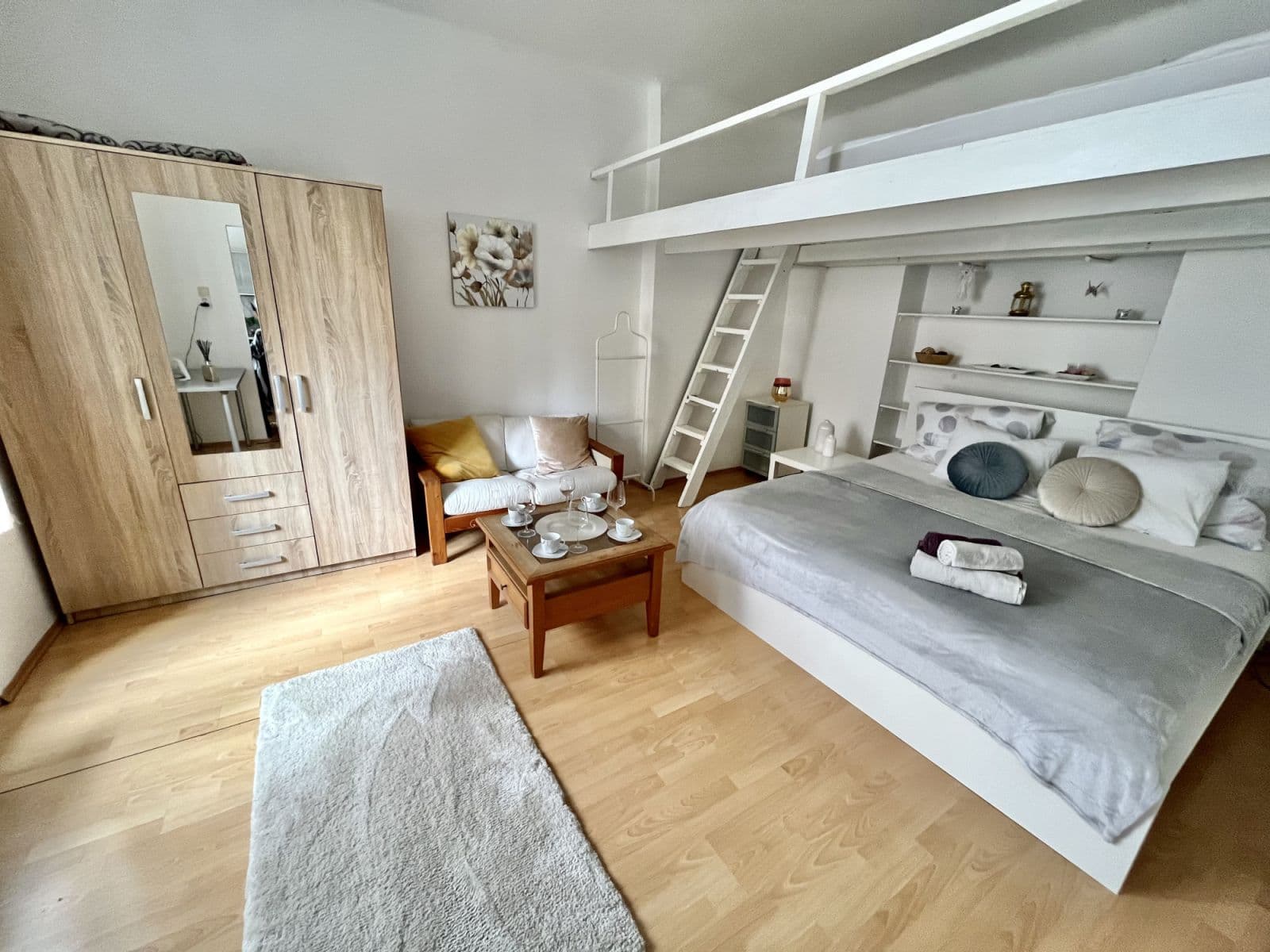 Pronájem bytu  38 m², U Parního mlýna, Praha, Praha