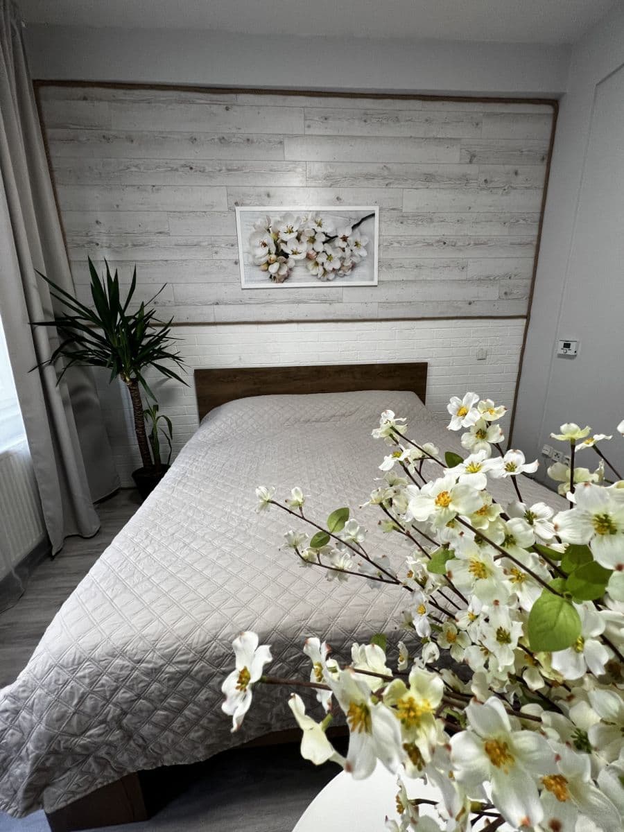 Pronájem bytu  48 m², Na Zbořenci, Praha, Praha