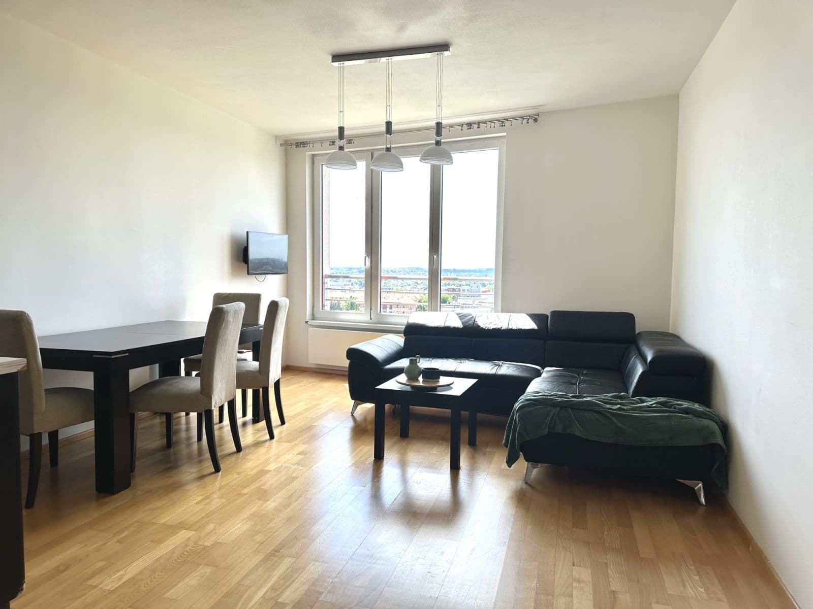 Pronájem bytu  54 m², Tlumačovská, Praha, Praha