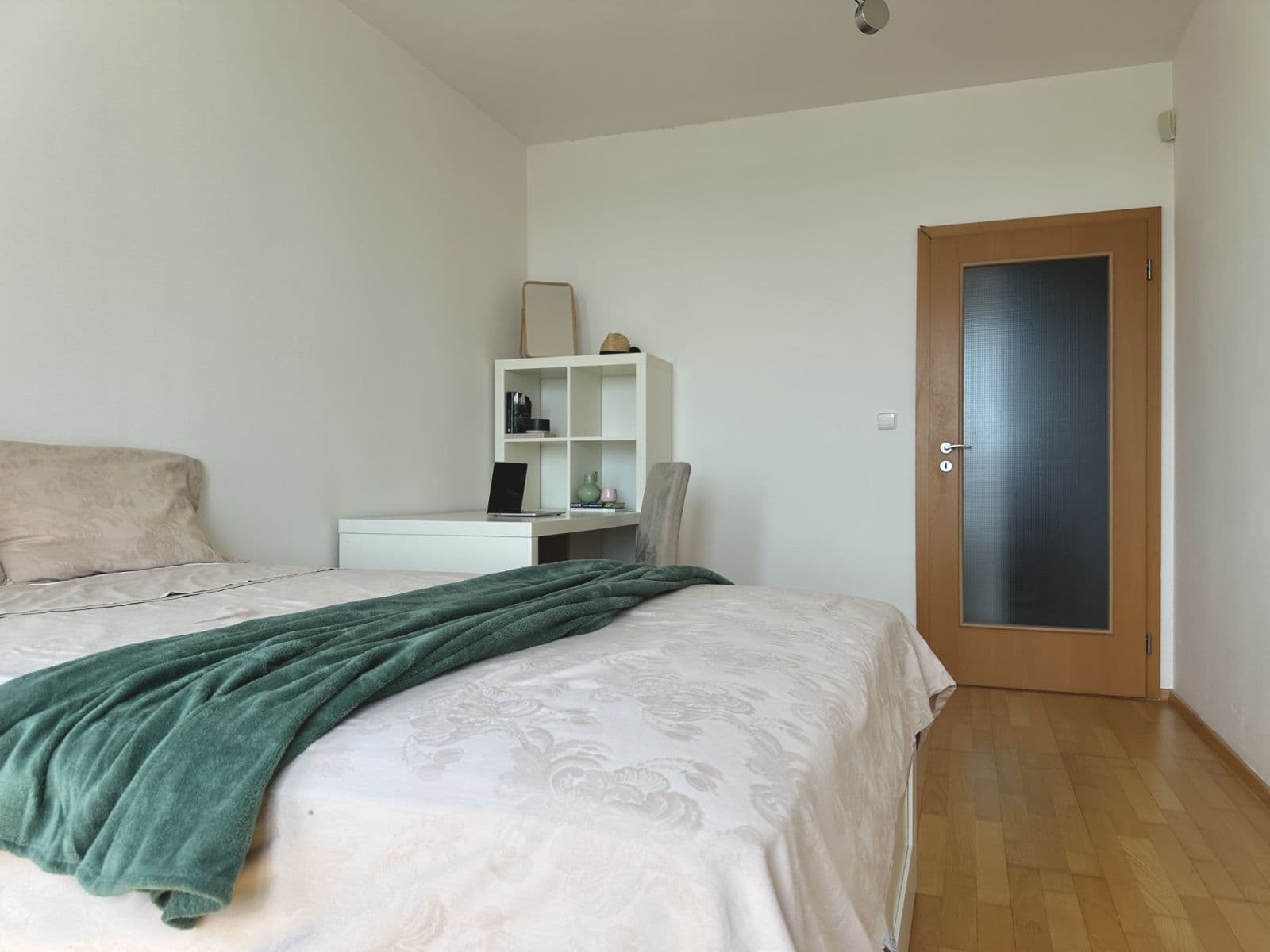 Pronájem bytu  54 m², Tlumačovská, Praha, Praha