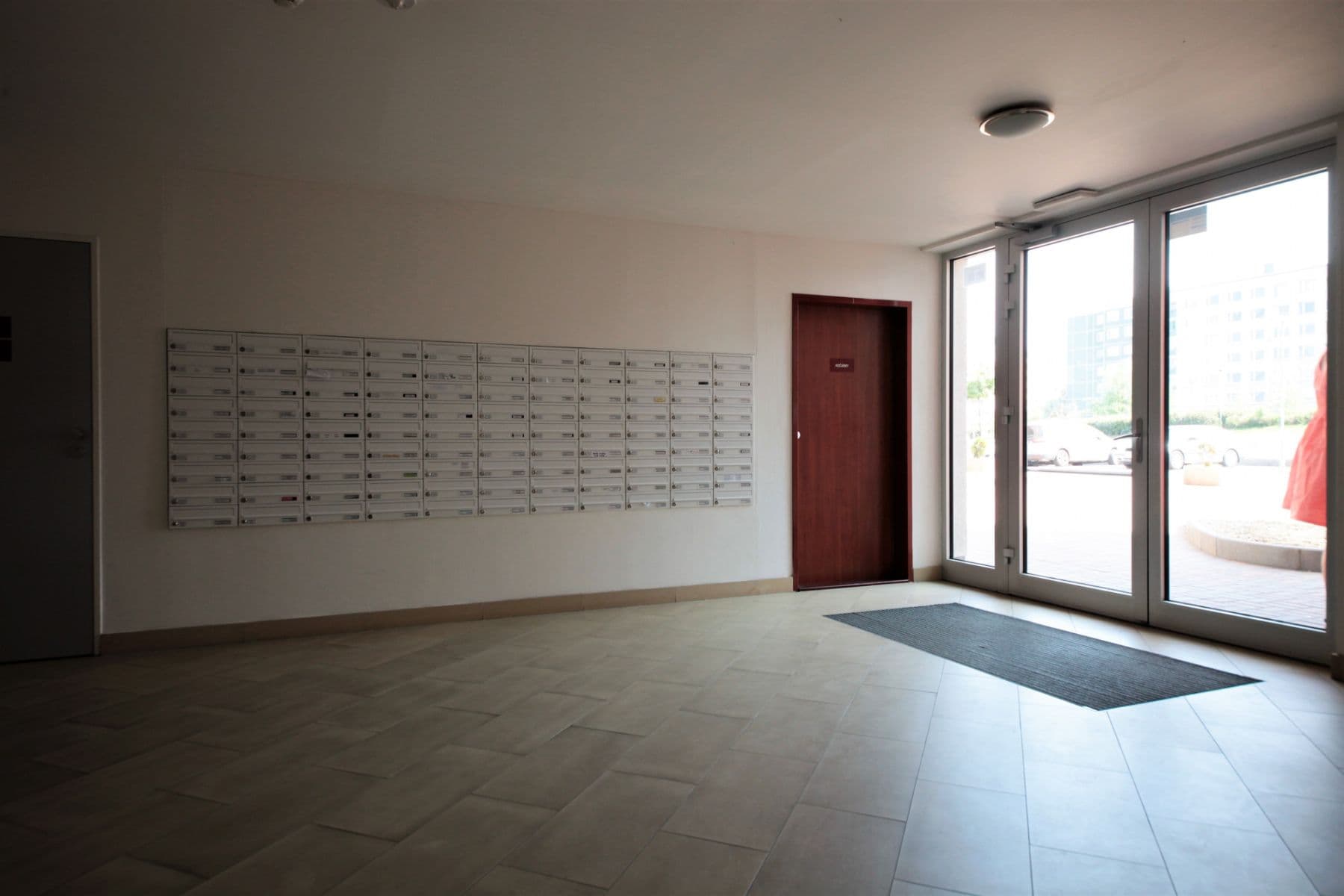 Pronájem bytu  54 m², Tlumačovská, Praha, Praha