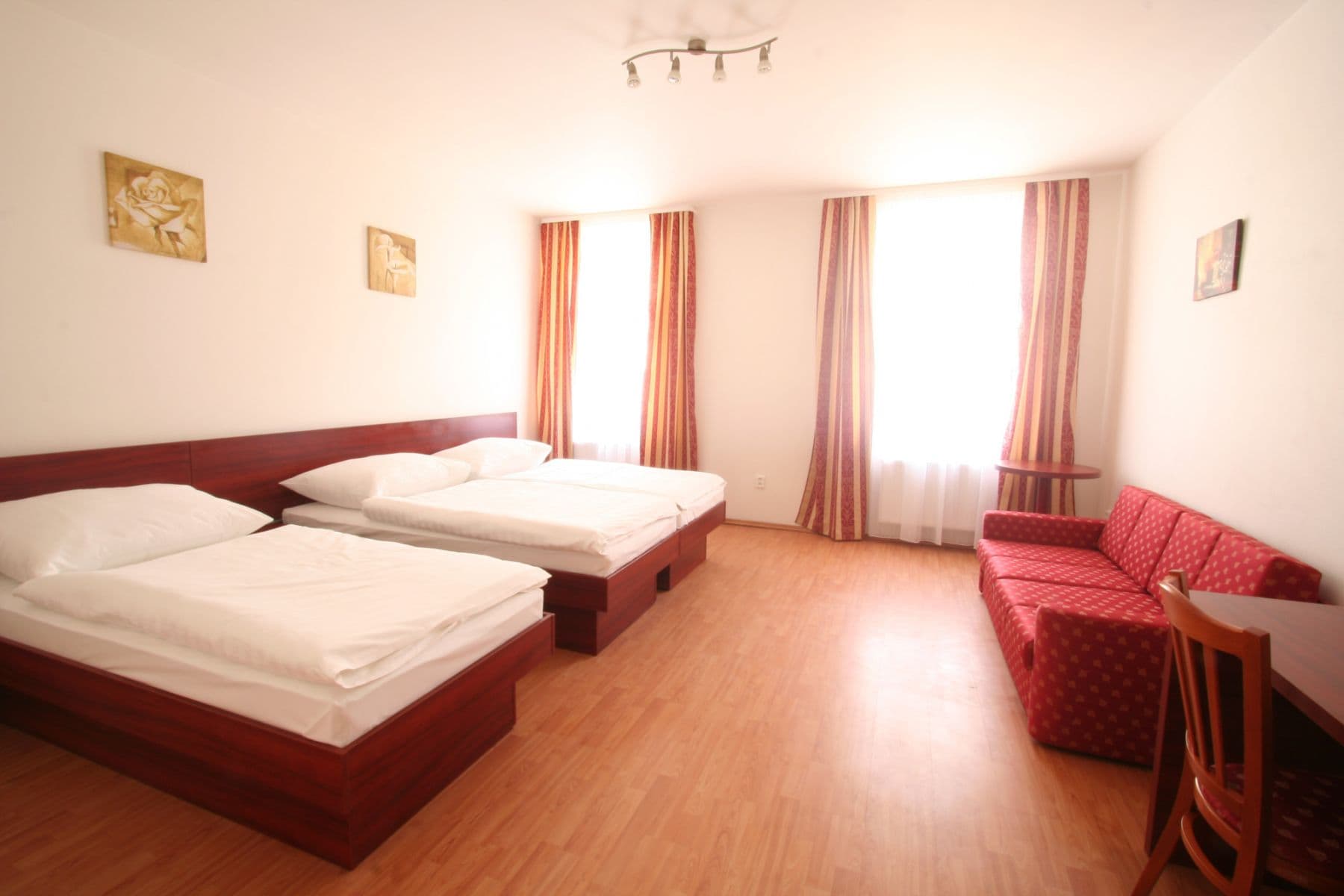 Pronájem bytu  45 m², Jana Masaryka, Praha, Praha