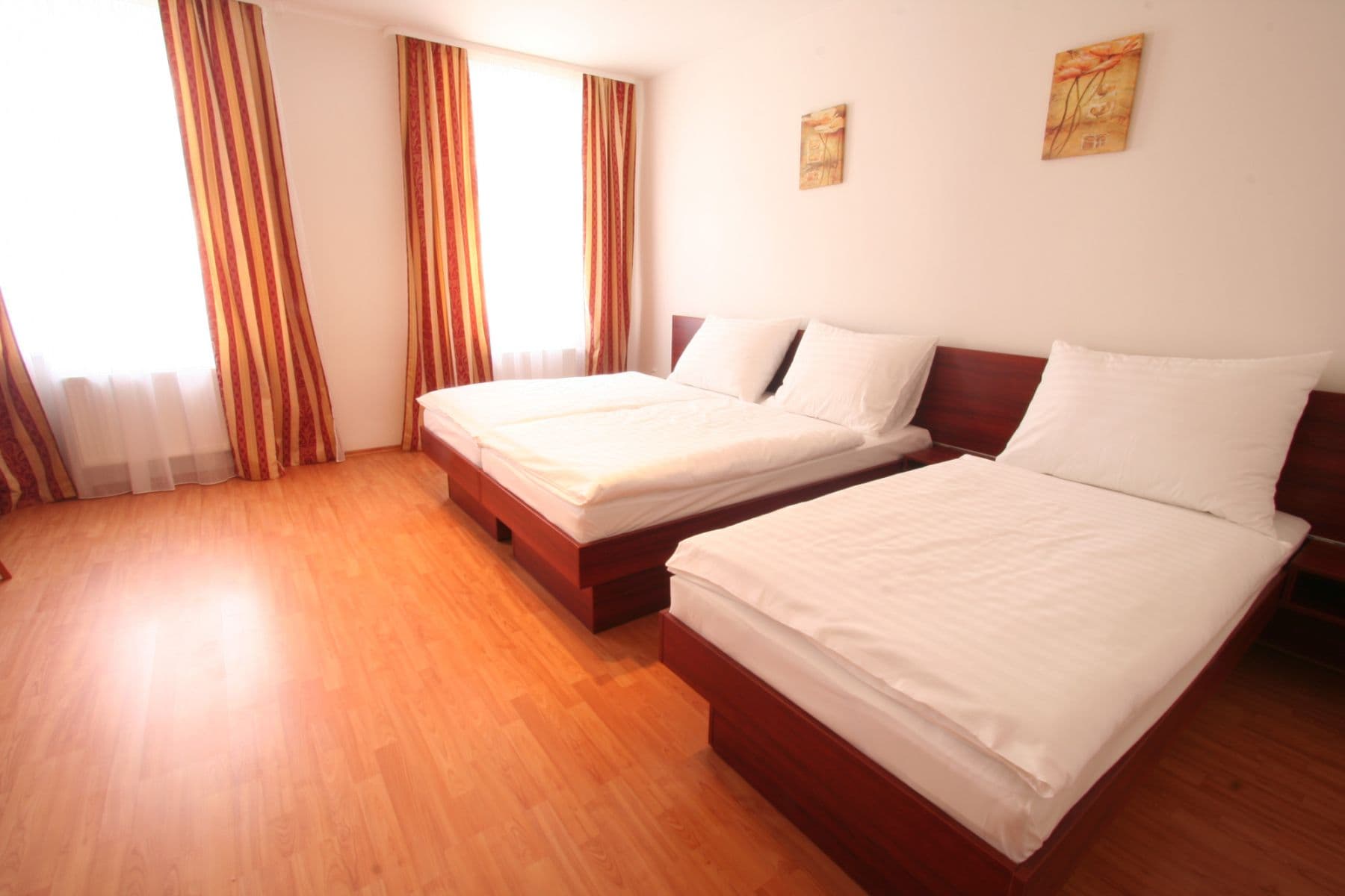 Pronájem bytu  45 m², Jana Masaryka, Praha, Praha