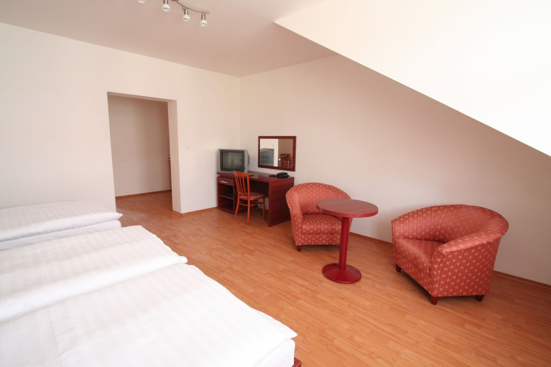 Pronájem bytu  35 m², Jana Masaryka, Praha, Praha