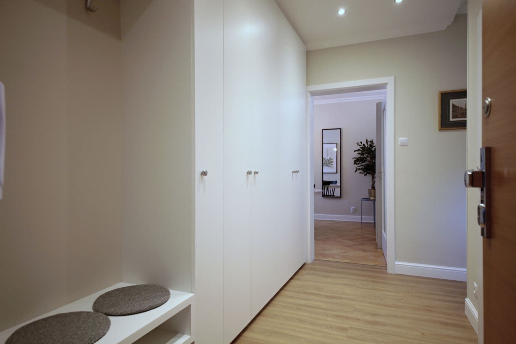 Pronájem bytu  55 m², Křenova, Praha, Praha