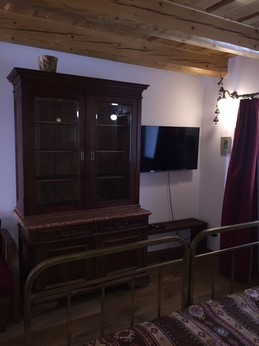 Pronájem bytu  90 m², Nad Hradním vodojemem, Praha, Praha