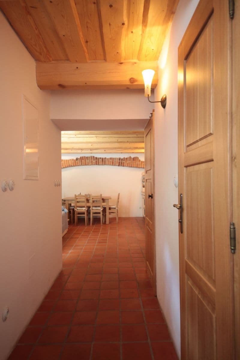 Pronájem bytu  90 m², Nad Hradním vodojemem, Praha, Praha