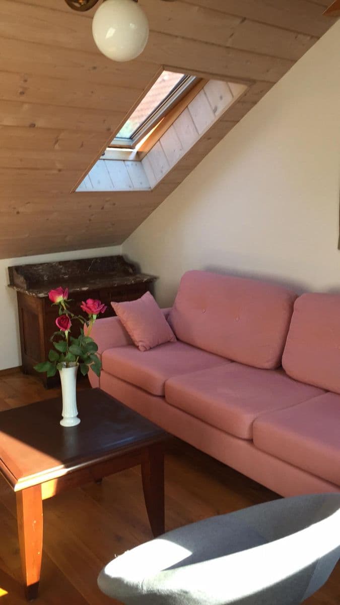 Pronájem bytu  90 m², Nad Hradním vodojemem, Praha, Praha