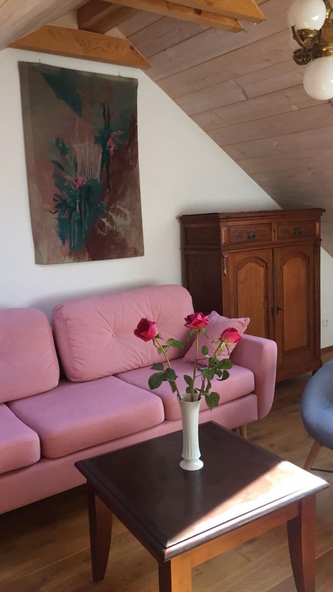 Pronájem bytu  90 m², Nad Hradním vodojemem, Praha, Praha