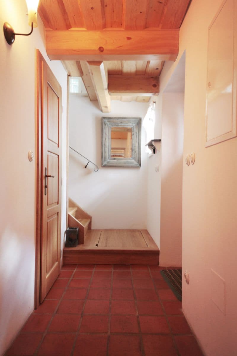 Pronájem bytu  90 m², Nad Hradním vodojemem, Praha, Praha