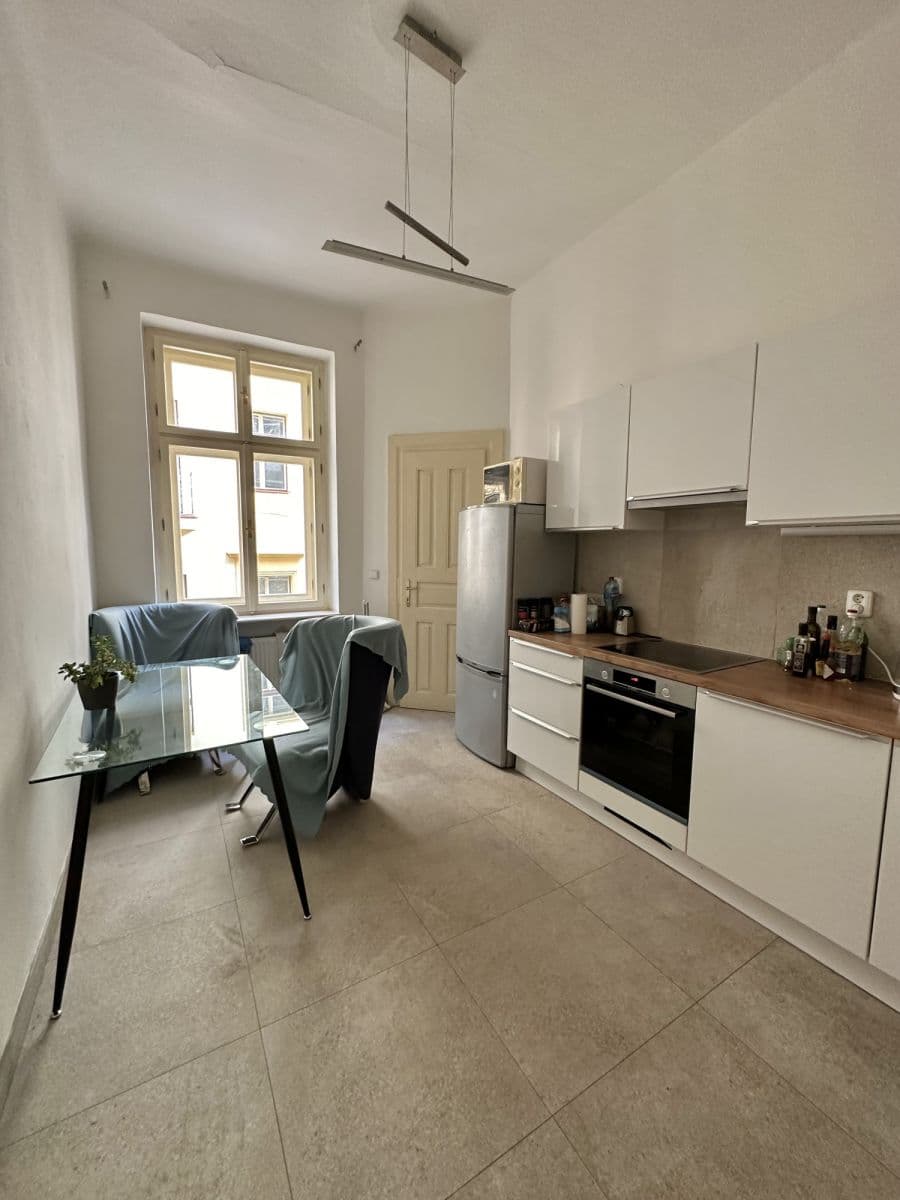 Pronájem bytu  96 m², Křižíkova, Praha, Praha