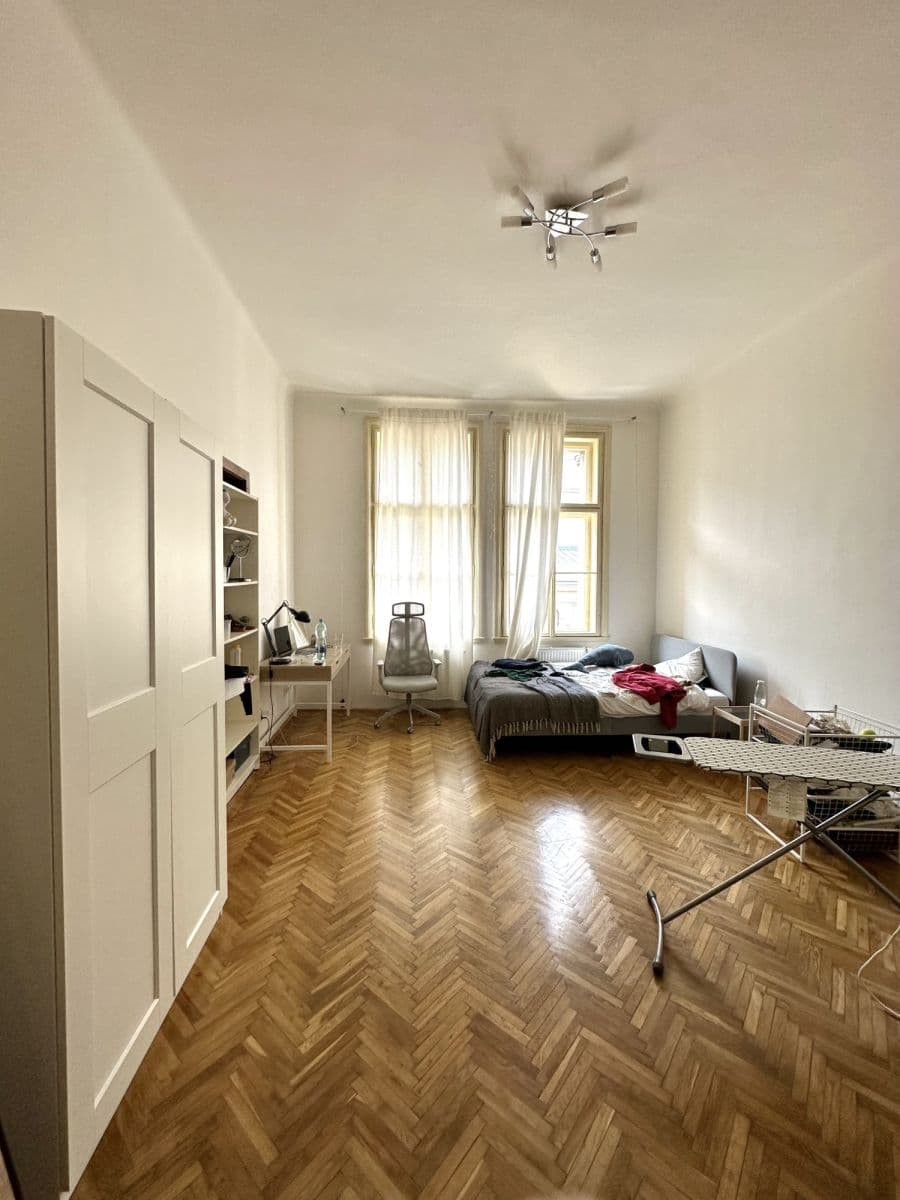 Pronájem bytu  96 m², Křižíkova, Praha, Praha