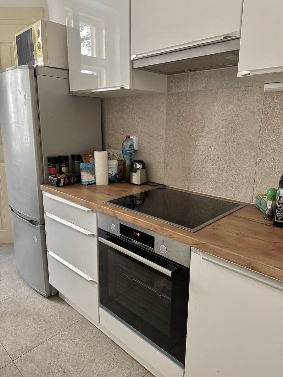 Pronájem bytu  96 m², Křižíkova, Praha, Praha