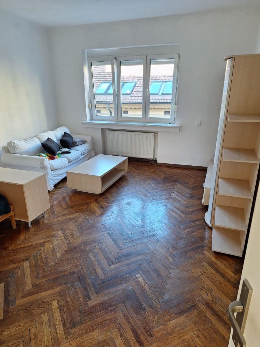 Pronájem bytu  70 m², Gorkého, Bratislava - mestská časť Staré Mesto, Bratislavský kraj