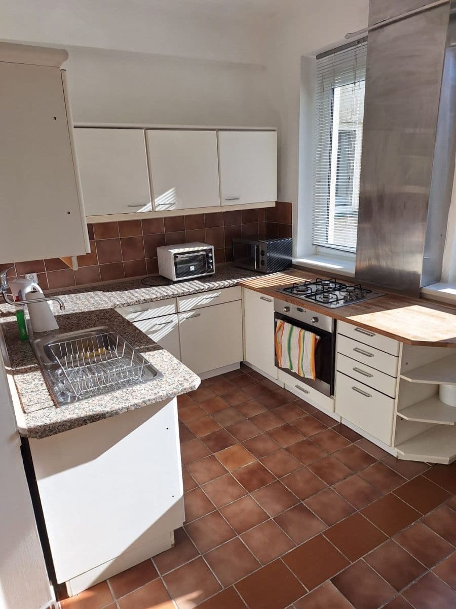 Pronájem bytu  70 m², Gorkého, Bratislava - mestská časť Staré Mesto, Bratislavský kraj
