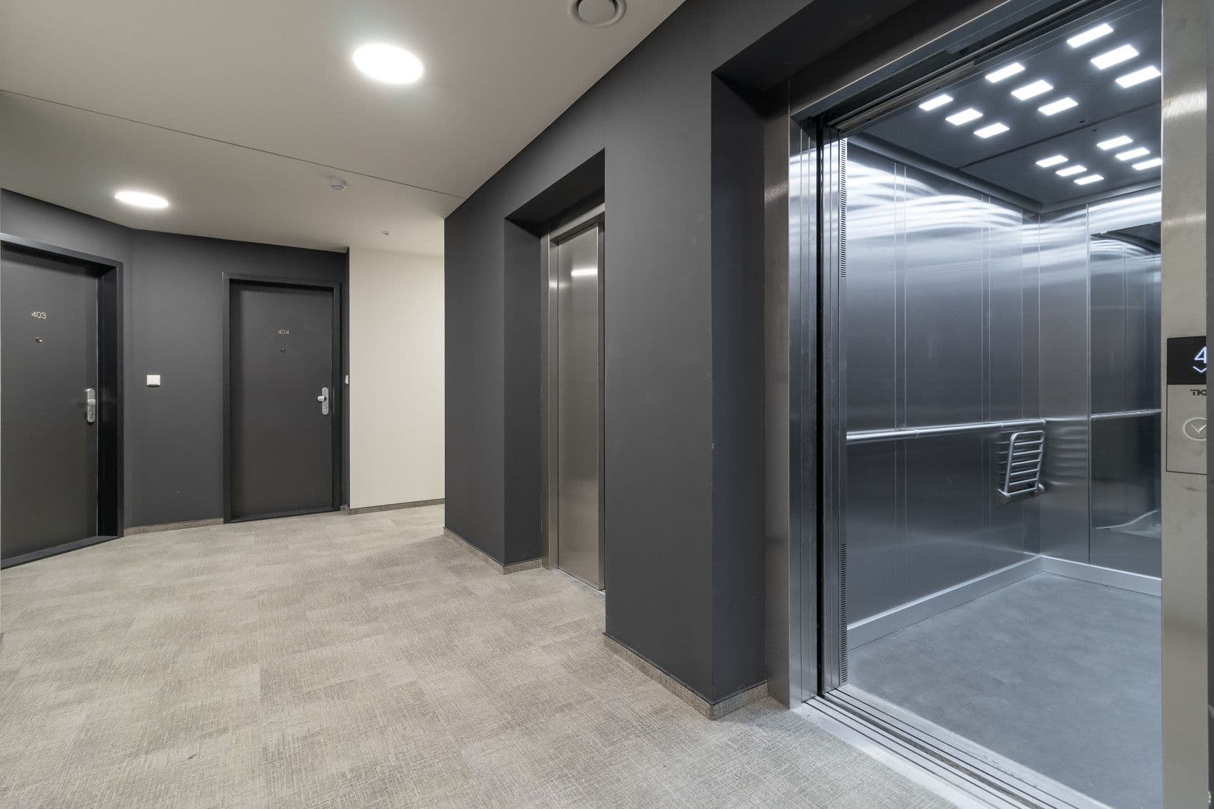 Pronájem bytu  20 m², Plzeňská, Praha, Praha