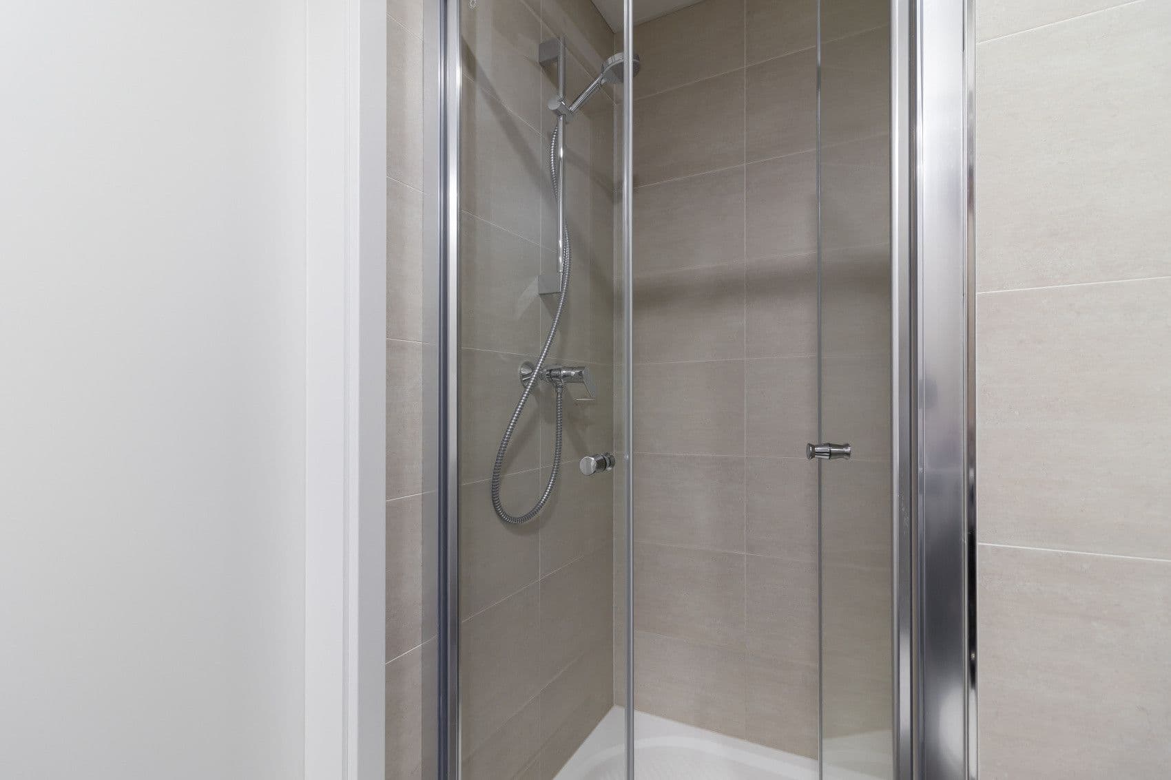 Pronájem bytu  20 m², Plzeňská, Praha, Praha