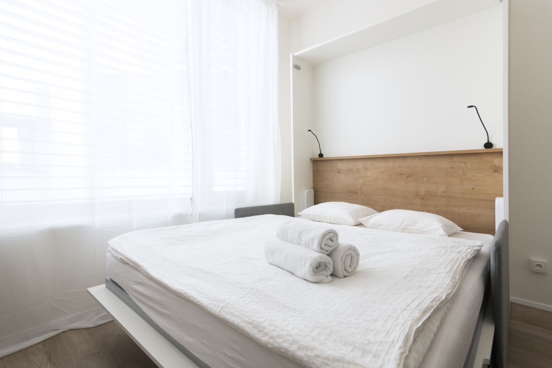 Pronájem bytu  20 m², Plzeňská, Praha, Praha
