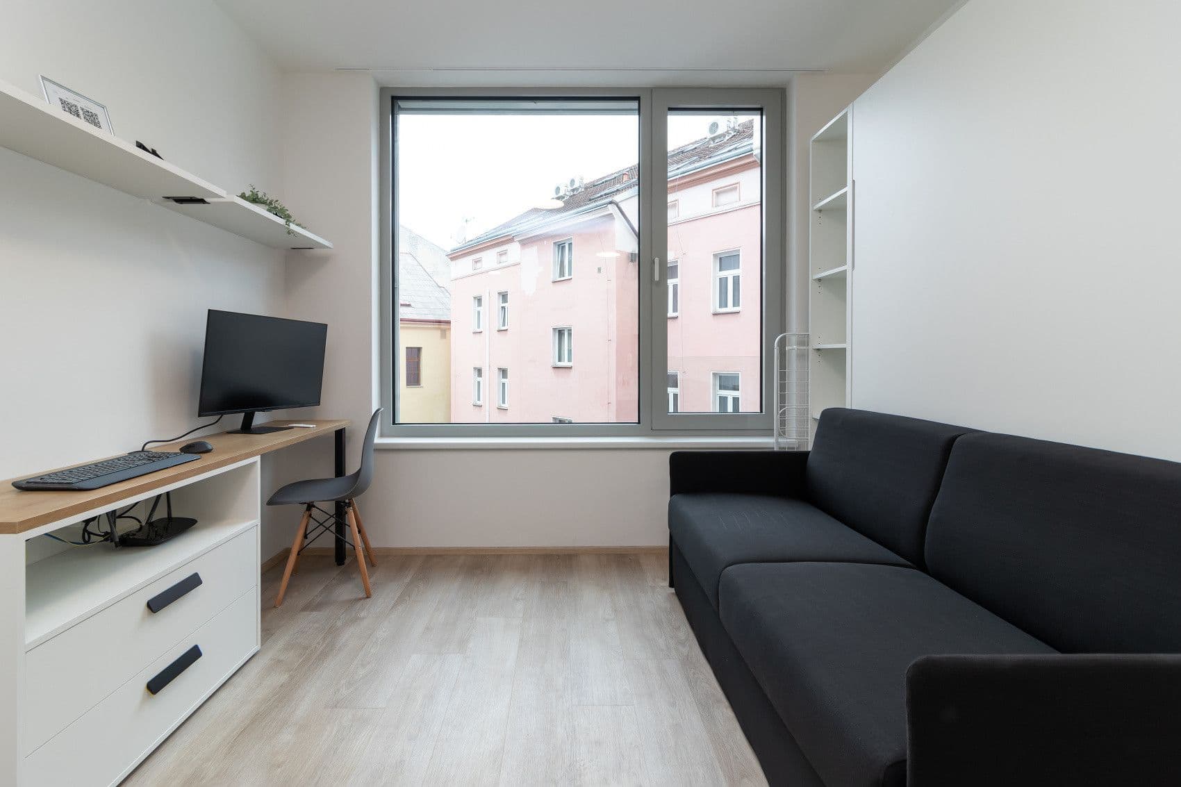 Pronájem bytu  20 m², Plzeňská, Praha, Praha