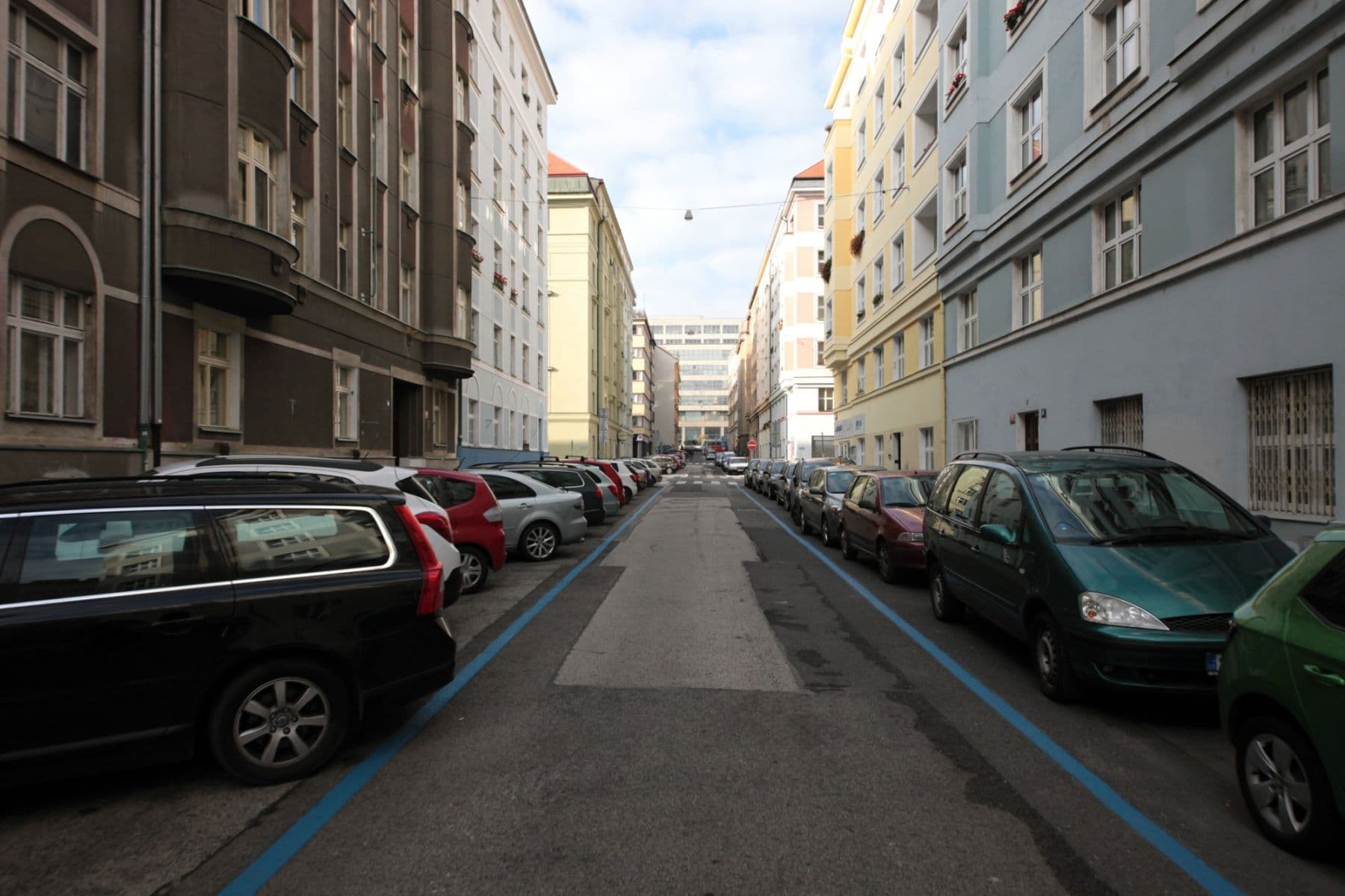 Pronájem bytu  83 m², Šternberkova, Praha, Praha