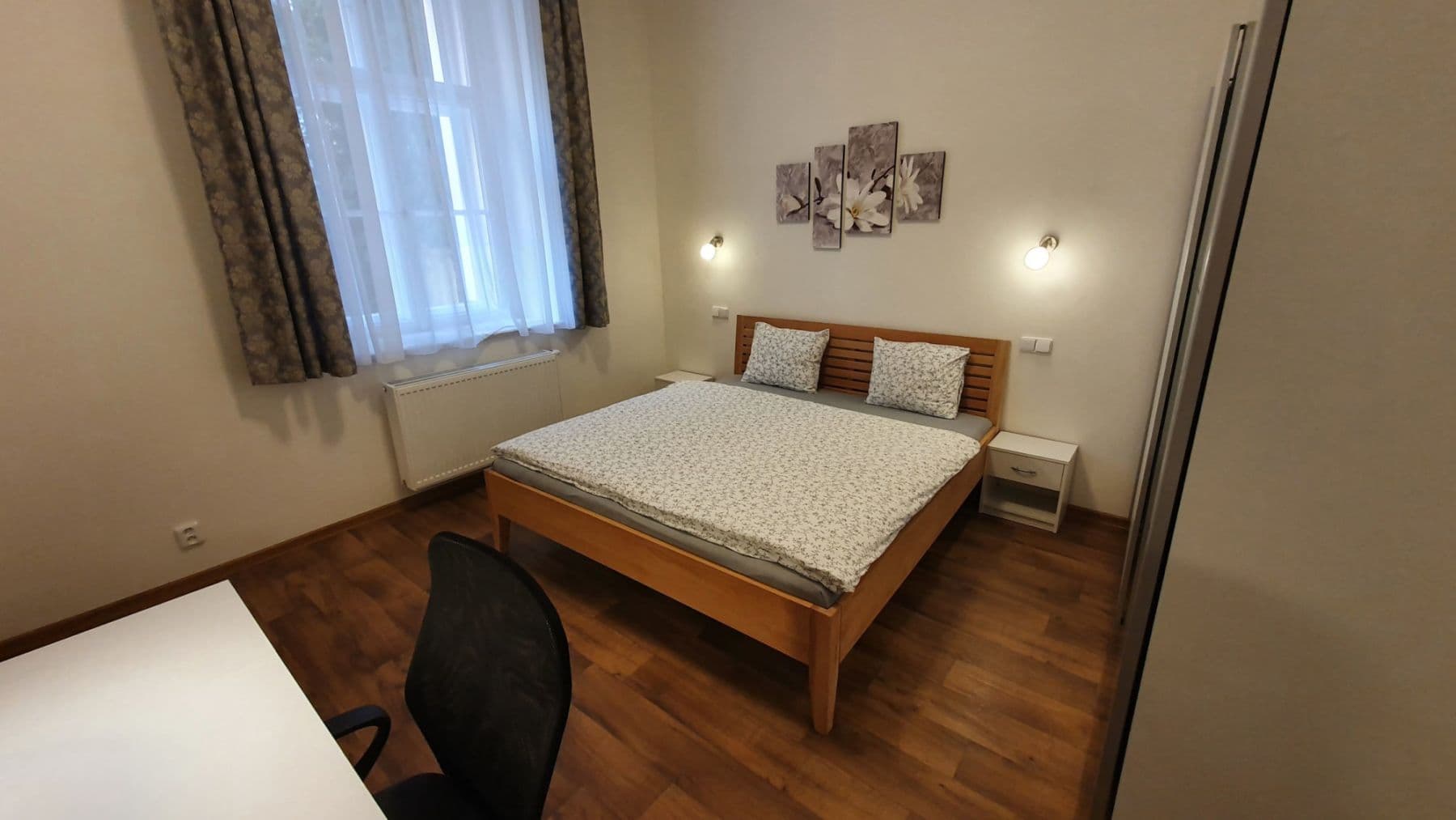 Pronájem bytu  60 m², Tyršova, Praha, Praha
