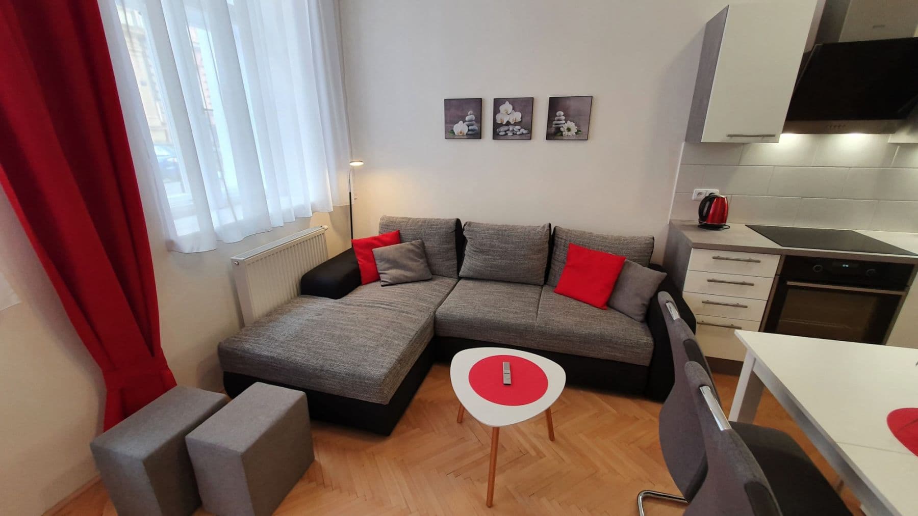 Pronájem bytu  60 m², Tyršova, Praha, Praha