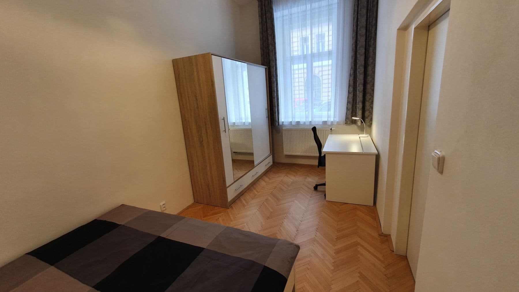 Pronájem bytu  60 m², Tyršova, Praha, Praha