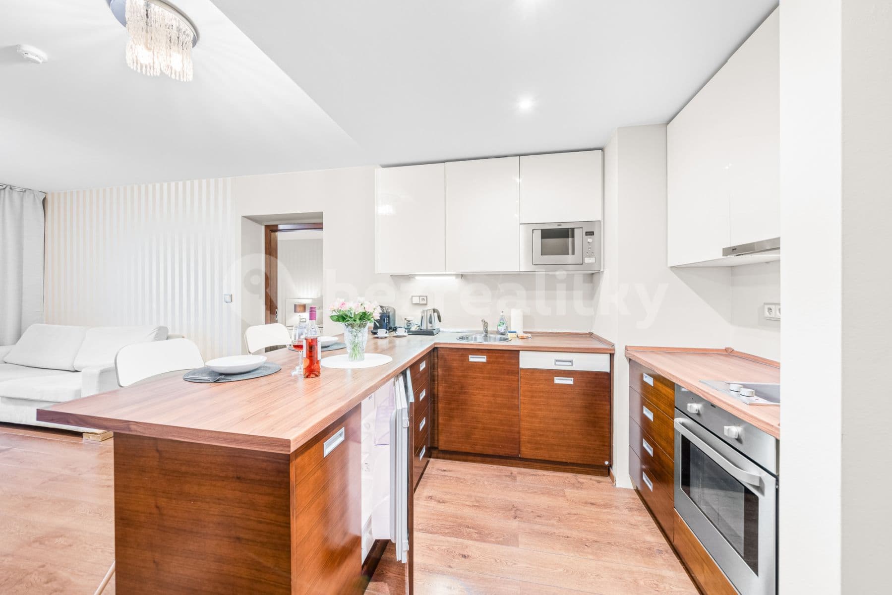 Pronájem bytu  52 m², U Borského parku, Plzeň, Plzeňský kraj
