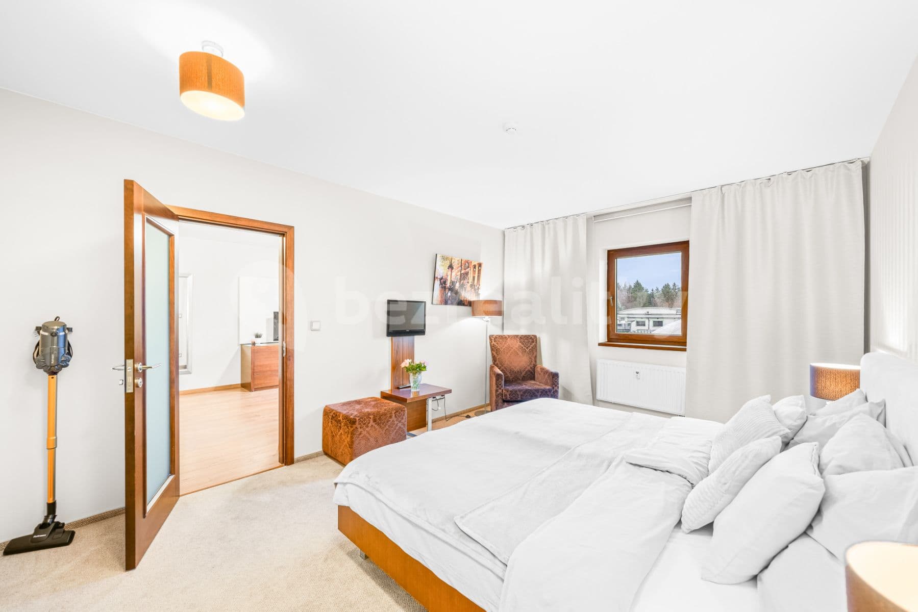 Pronájem bytu  52 m², U Borského parku, Plzeň, Plzeňský kraj