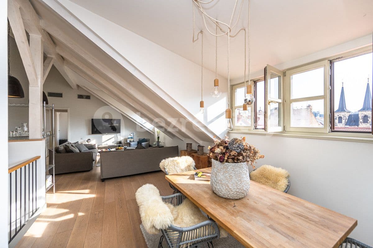 Pronájem bytu  100 m², Petrská, Praha, Praha