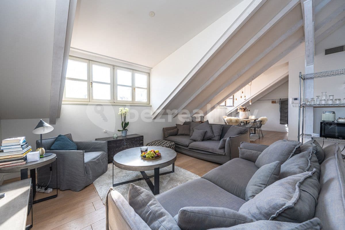 Pronájem bytu  100 m², Petrská, Praha, Praha