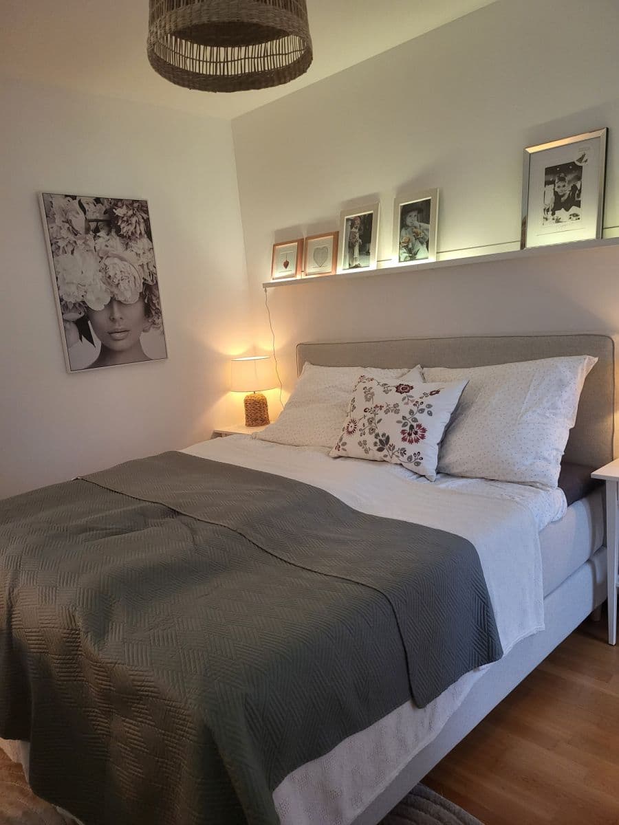 Pronájem bytu  54 m², V Sedlci b, Praha, Praha