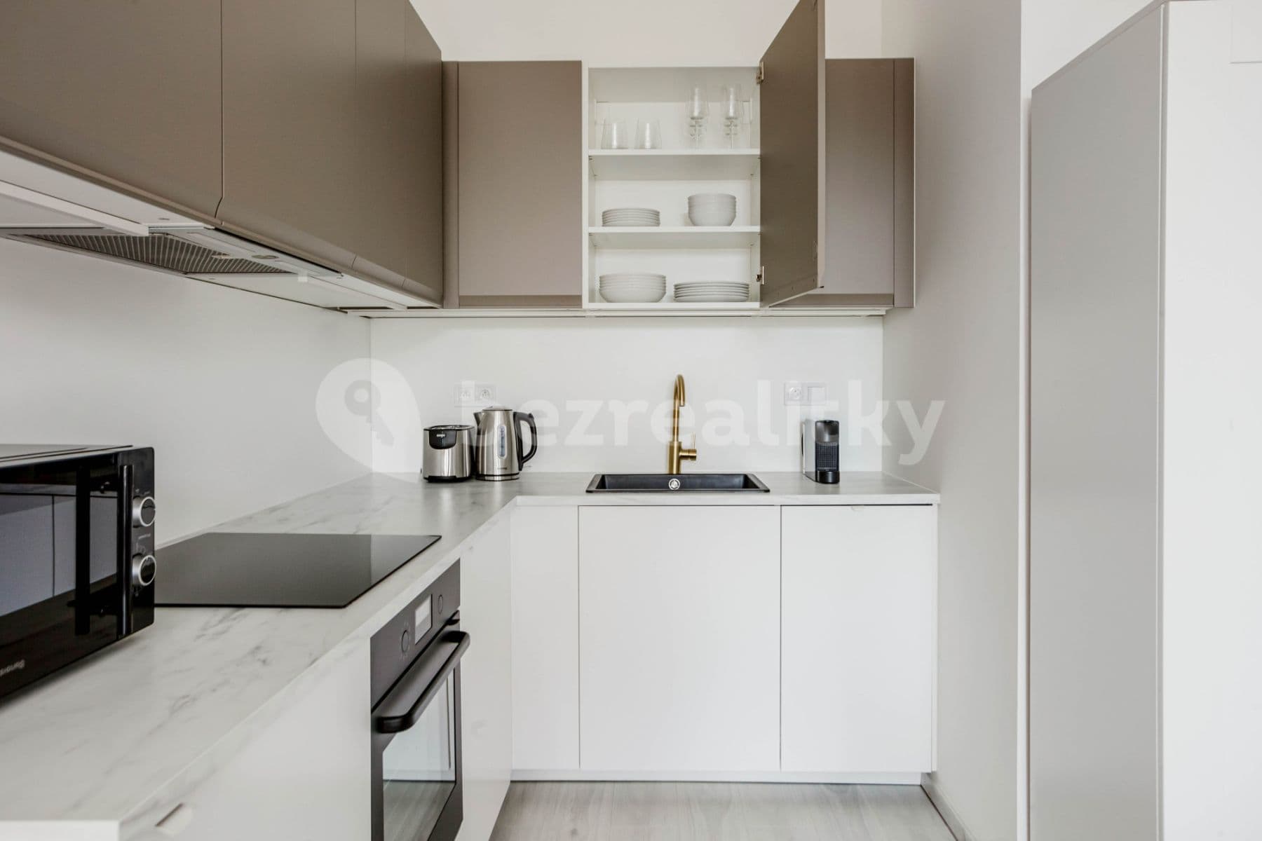 Pronájem bytu  35 m², Rostovská, Praha, Praha