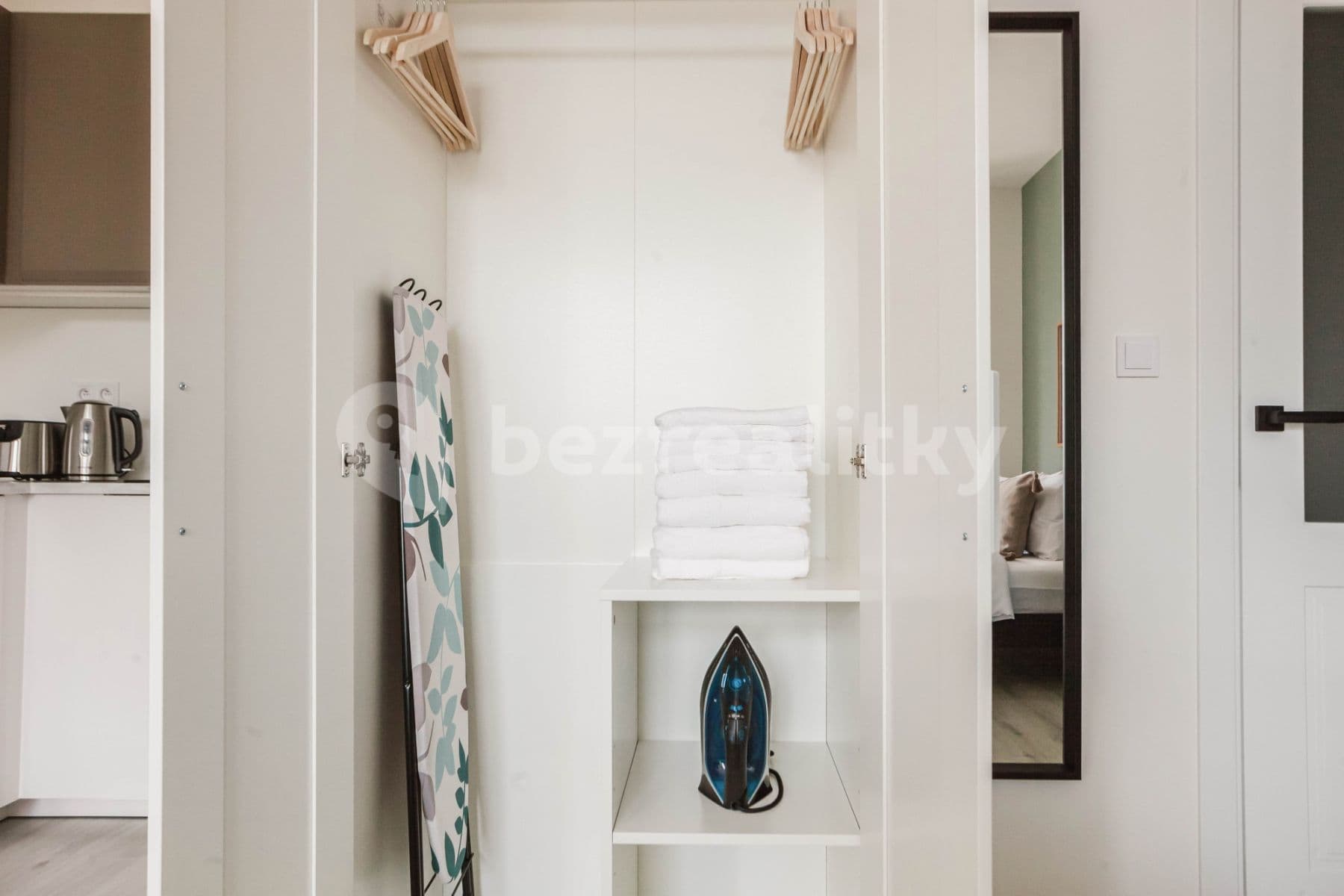 Pronájem bytu  35 m², Rostovská, Praha, Praha