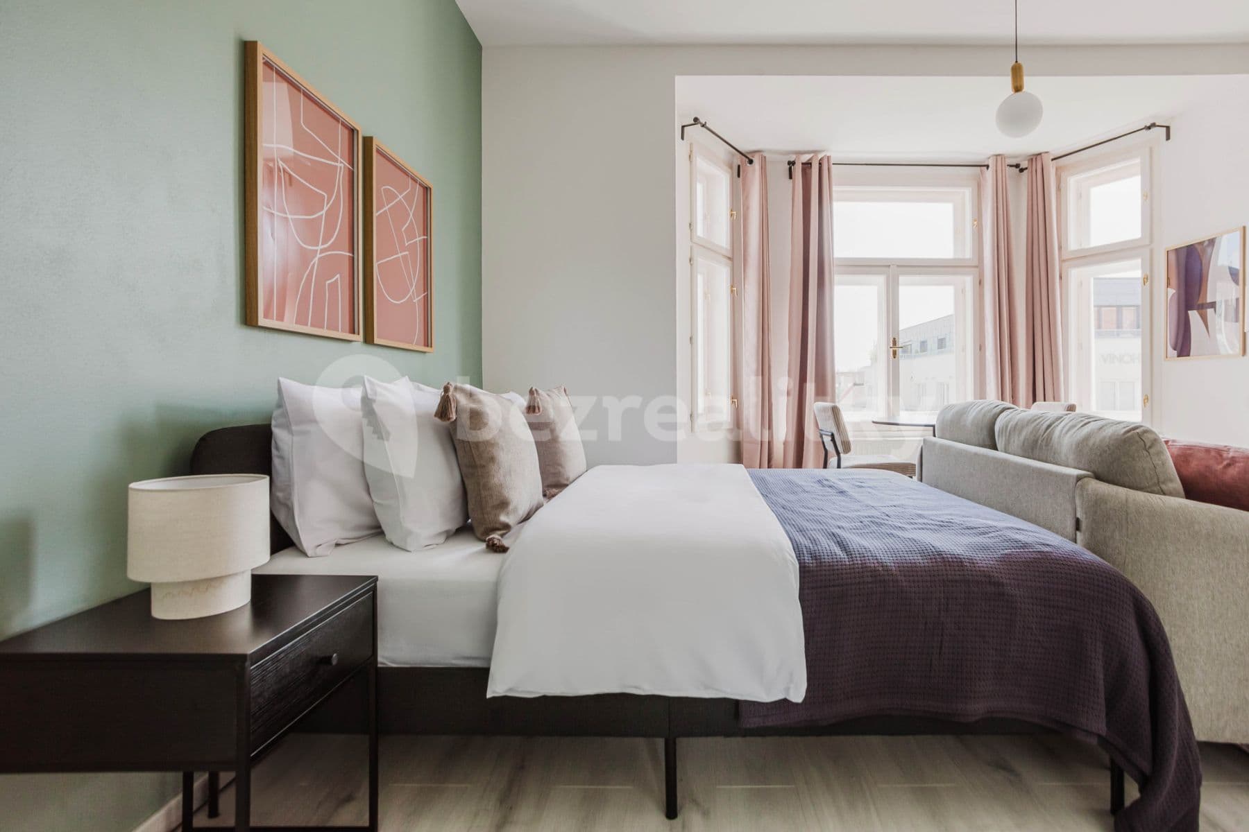 Pronájem bytu  35 m², Rostovská, Praha, Praha