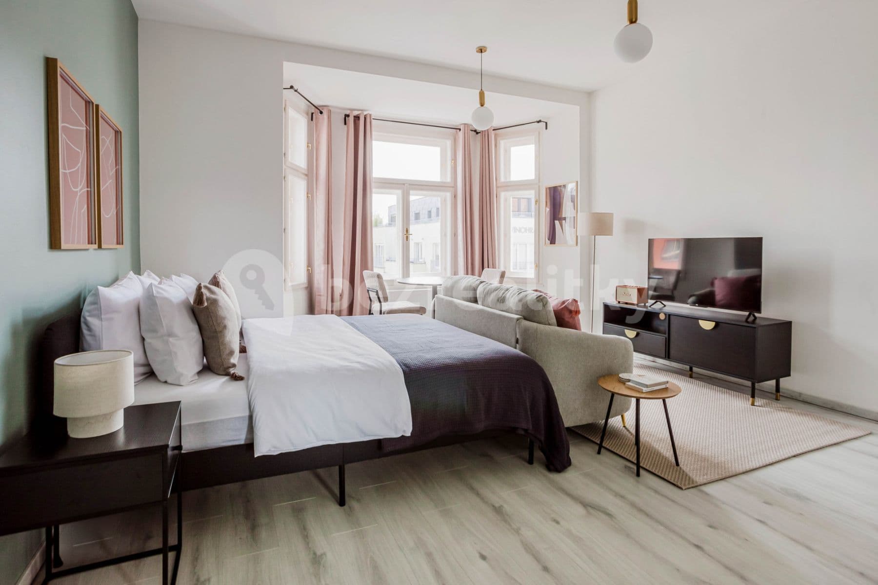 Pronájem bytu  35 m², Rostovská, Praha, Praha