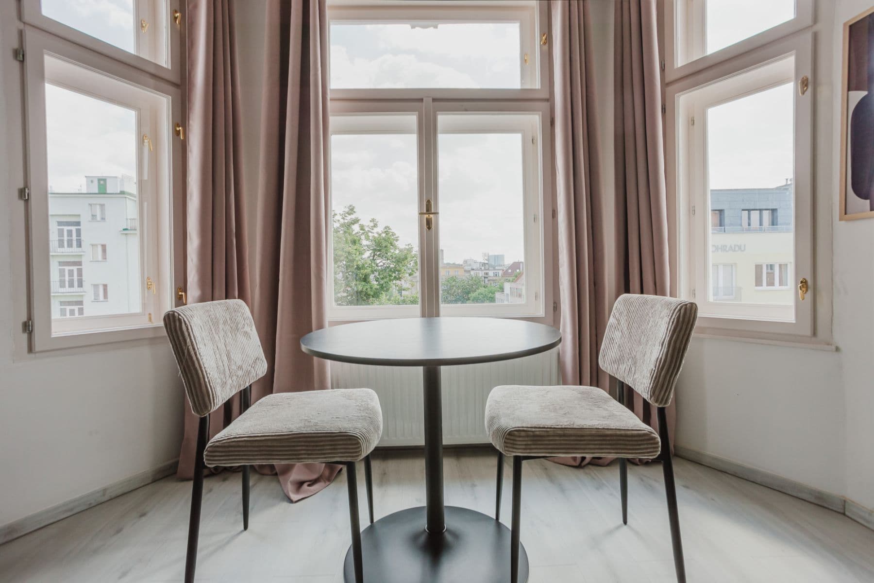 Pronájem bytu  35 m², Rostovská, Praha, Praha