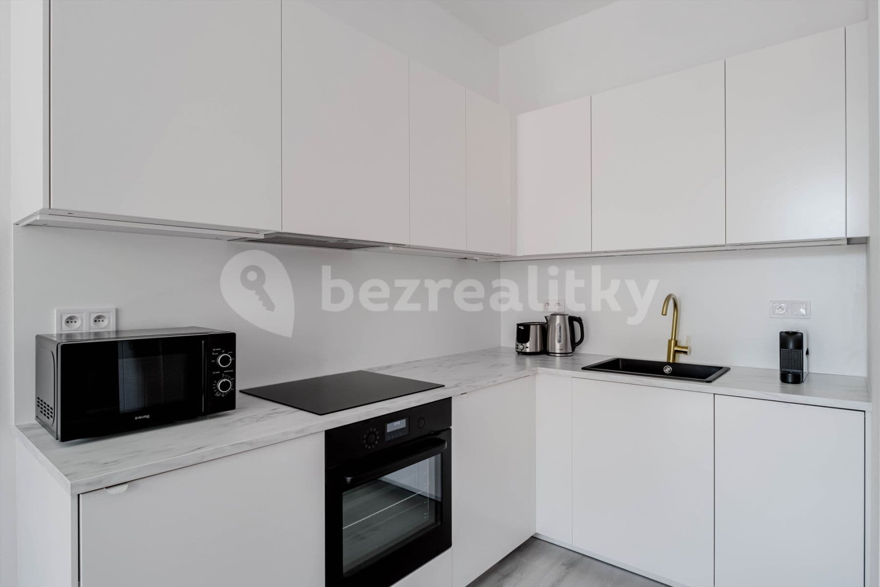 Pronájem bytu  35 m², Rostovská, Praha, Praha